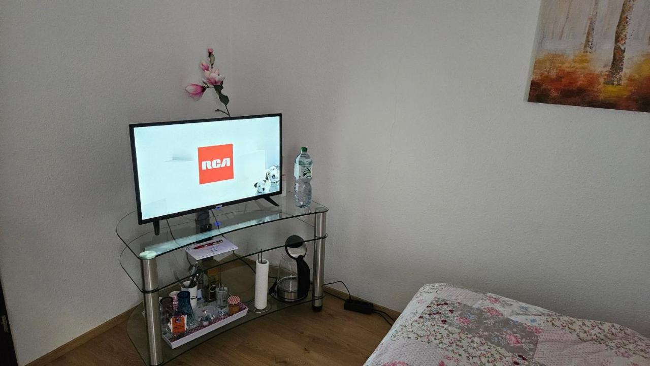 Ferienzimmer Bei Thomas - Gemuetliches Schlaf- Und Wohnzimmer Mit Modernem Bad Ulm Eksteriør bilde